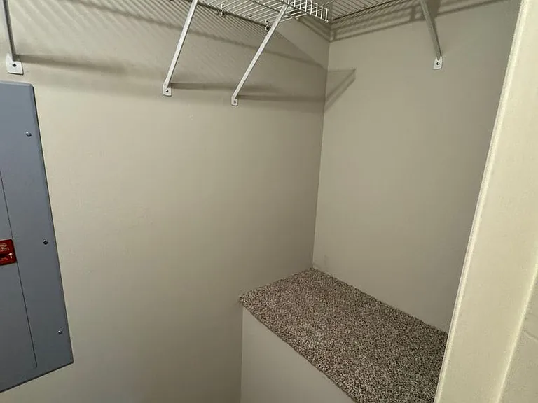 435 Brookstone Dr — Photo 18