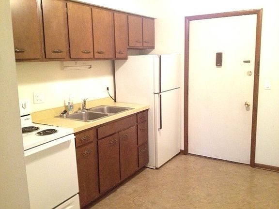 4th image of 2183 Vernon Dr APT 15