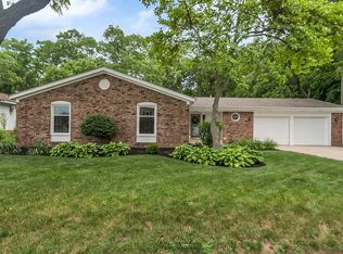702 E 77th Pl, Merrillville, IN 46410