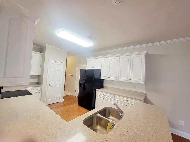 3001 Amberley Dr — Photo 7