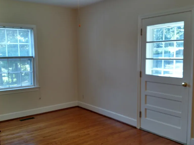 1132 Rosser Ave — Photo 8
