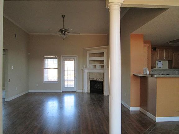 3rd image of 215 Mossy Springs Dr