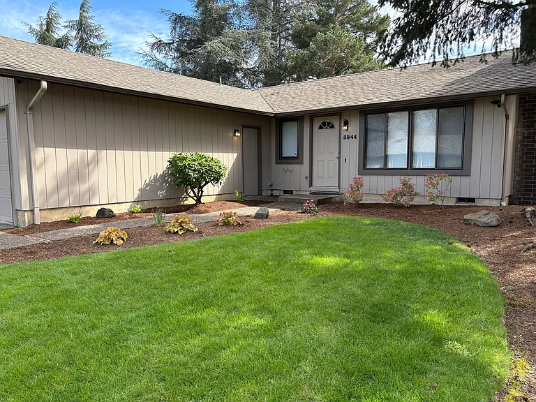 3844 Peppertree Dr — Photo 3