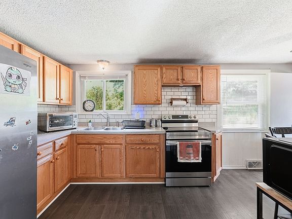 5th image of 101 Regal St