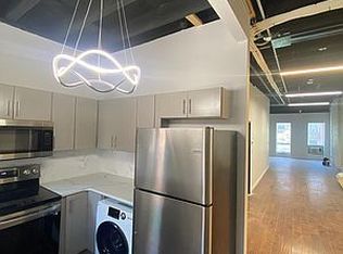 331 W 51st St #2, New York, NY 10019