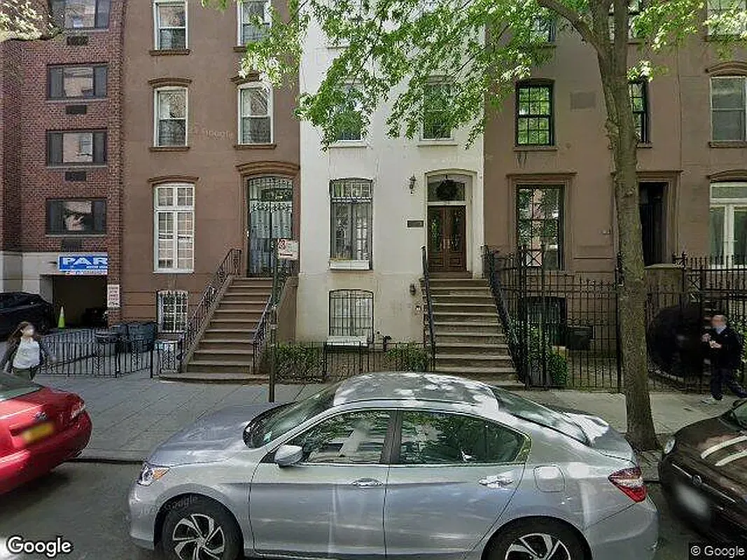 220 East 30th Street — Photo 3
