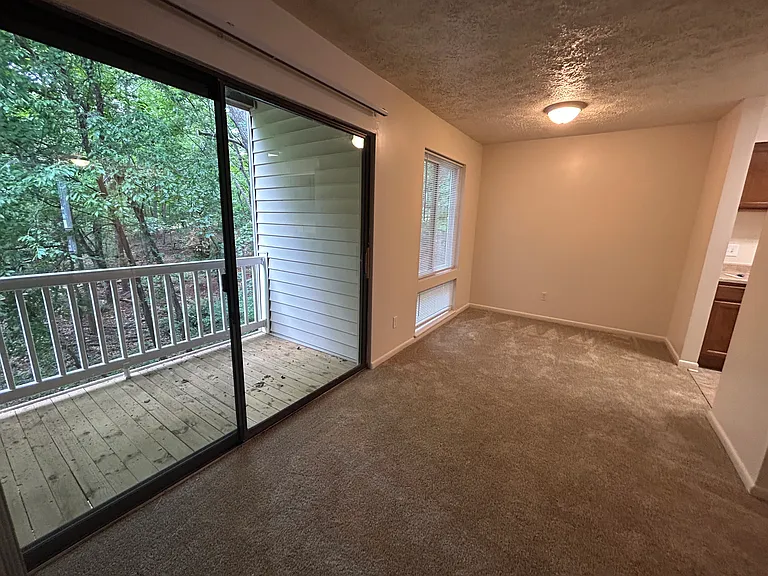 Huntingwood Apartments — Photo 18
