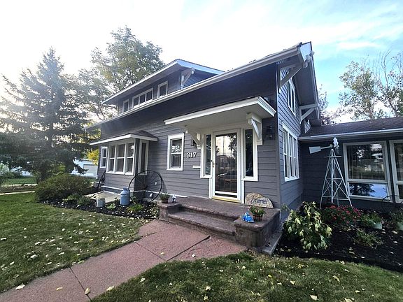 4th image of 317 E 2nd St