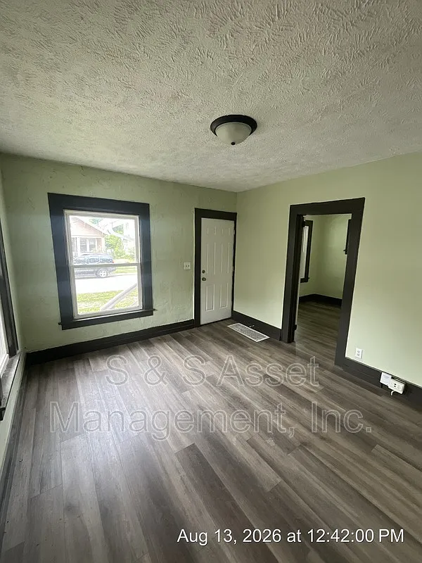 2 bed, 1.0 bath, 848 sqft, $1,100 — Photo 4