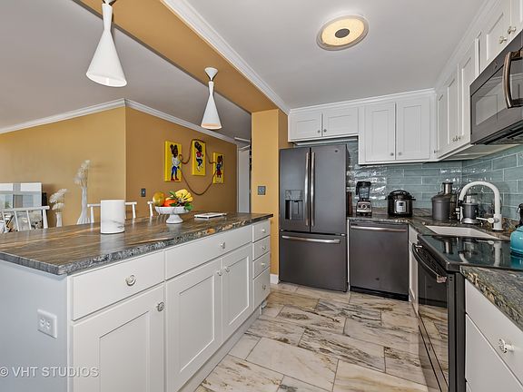 3rd image of 4800 S Chicago Beach Dr APT 1016N