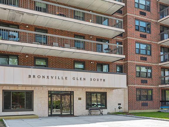 2nd image of 1376 Midland Ave APT 206