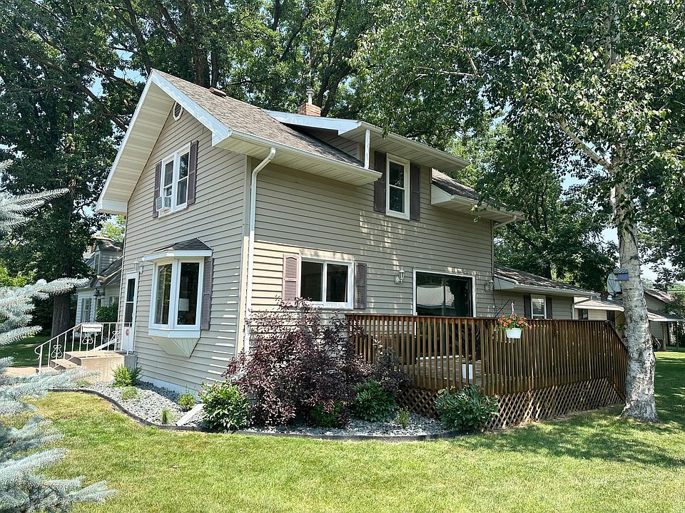 1st image of 418 Park St S