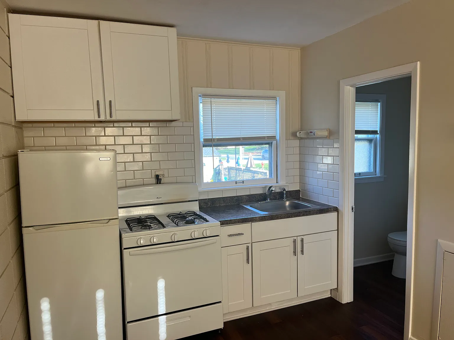 8248 Archer Ave — Photo 2