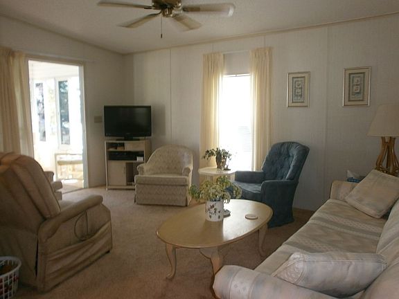 4th image of 623 Klickety Klak Ln