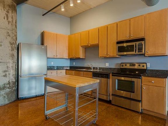 4th image of 2020 Washington Ave Unit 212