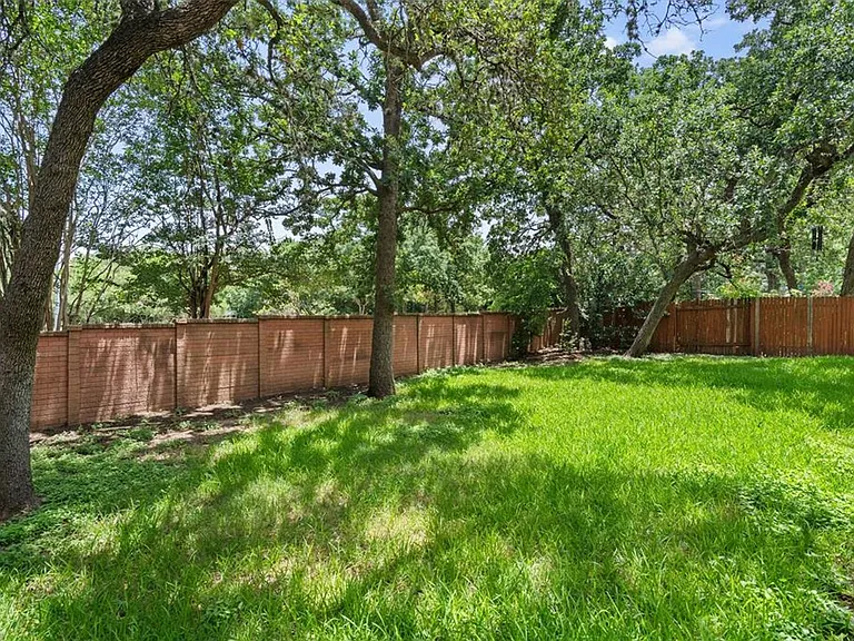 9013 Sautelle Ln — Photo 32