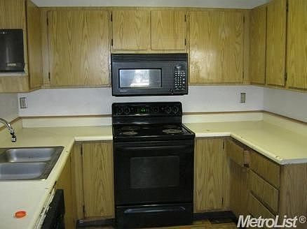 3rd image of 210 W El Camino Ave
