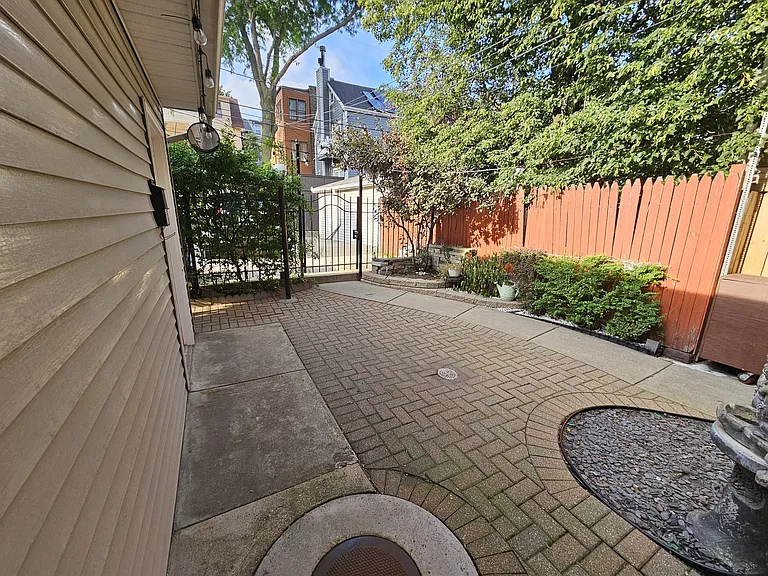 1140 W Barry Ave #1 — Photo 23