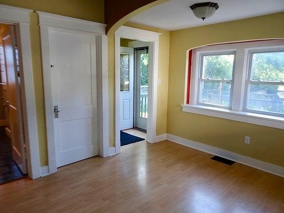 5th image of 1417 E Beardsley Ave