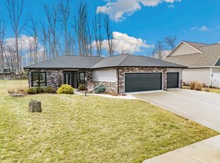 10664 Azbury Blvd, Roanoke, IN 46783