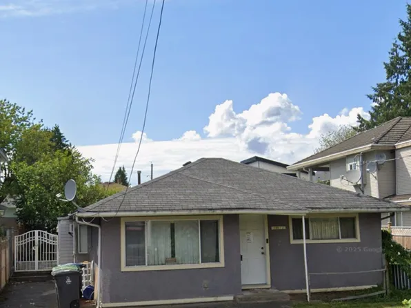 10923 132nd St, Surrey, BC V3T 3W8