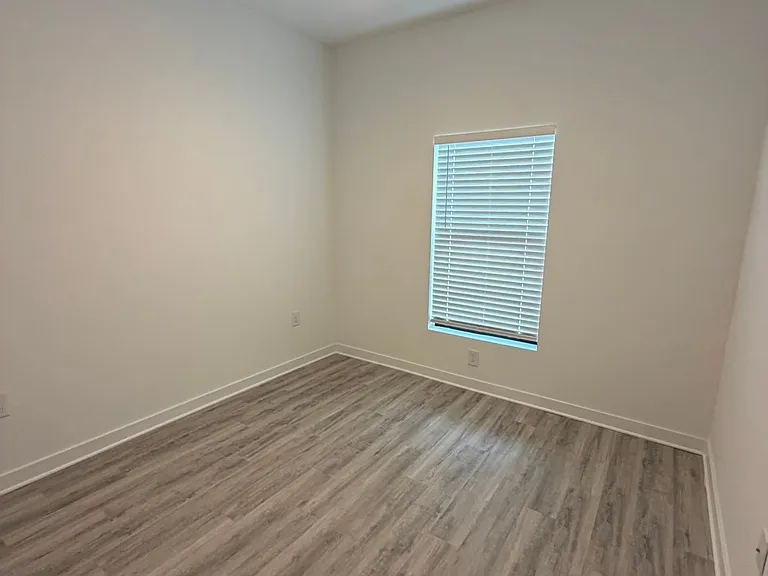 1117 Abrams Blvd — Photo 36