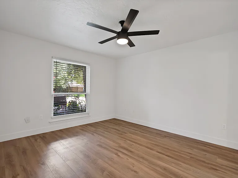 4021 San Mateo Dr — Photo 19