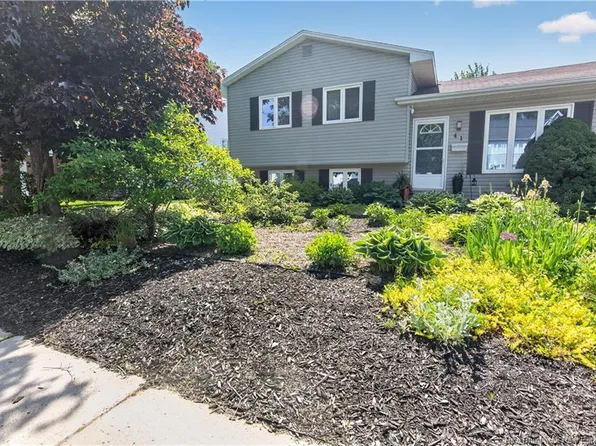 41 Rockmaple Dr, Moncton, NB E1G 2H1