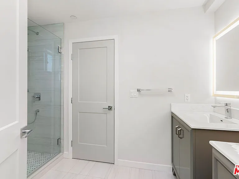 849 N Alta Vista Blvd — Photo 16