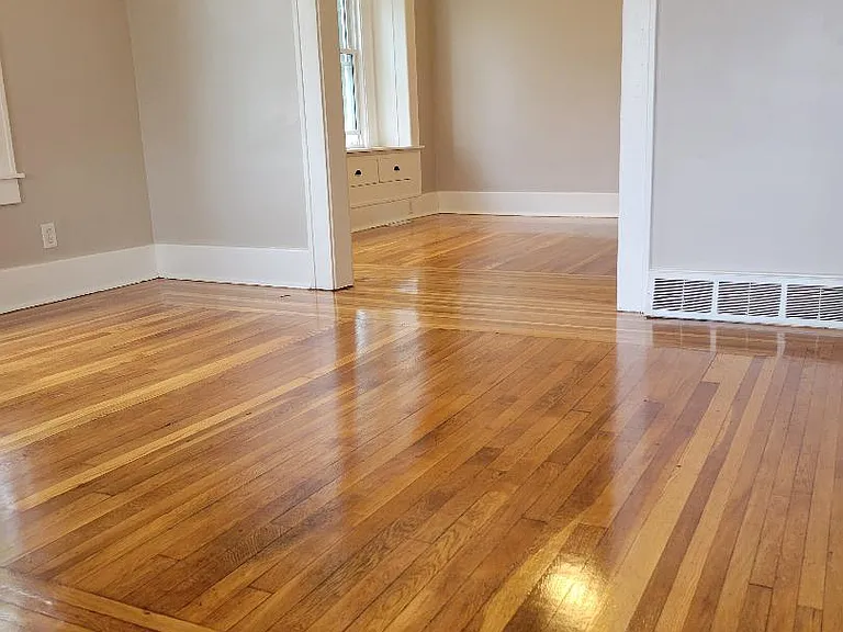 914 Middle St — Photo 6