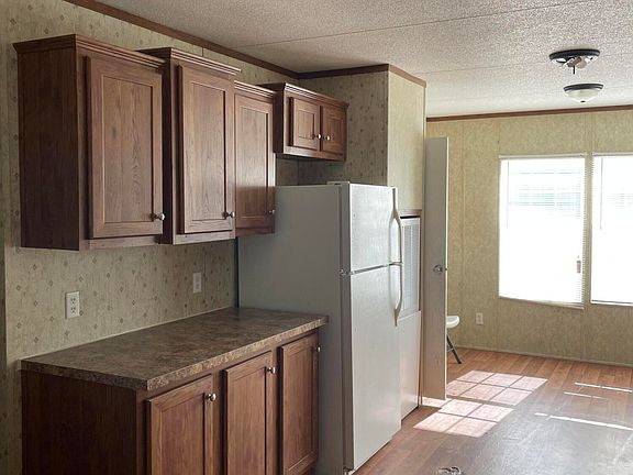 3rd image of 874 Ponderosa Dr