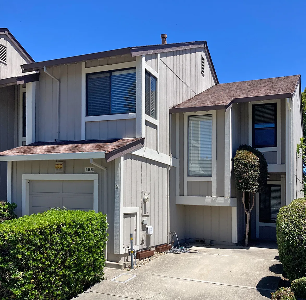 3 bed, 2.5 bath, 1402 sqft, $3,400 — Photo 2