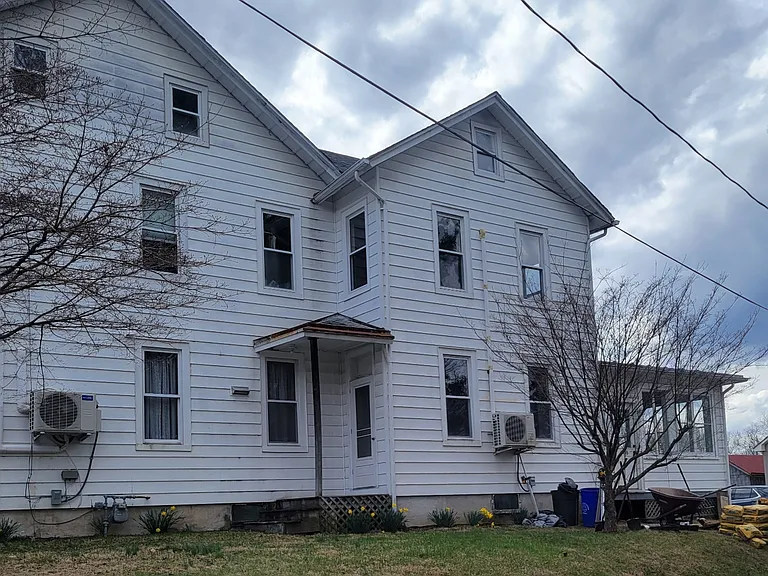 653 Mountain View Rd #B — Photo 1