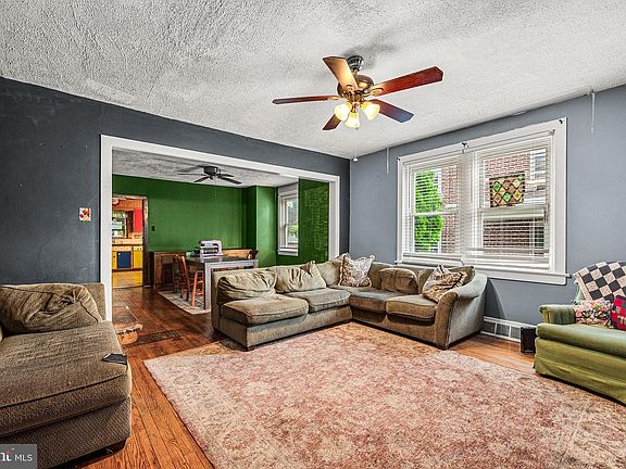 5th image of 412 Charles St