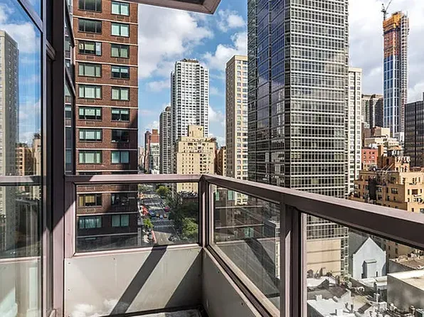 250 East 54th Street image 1 of 12