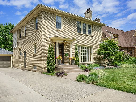 2nd image of 2609 Albert Dr SE