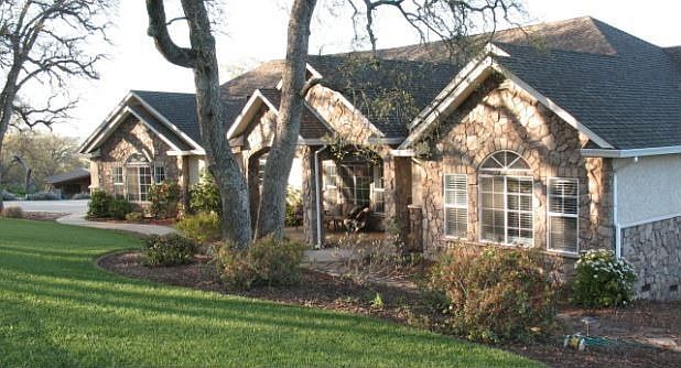 1st image of 18060 Burke Dr