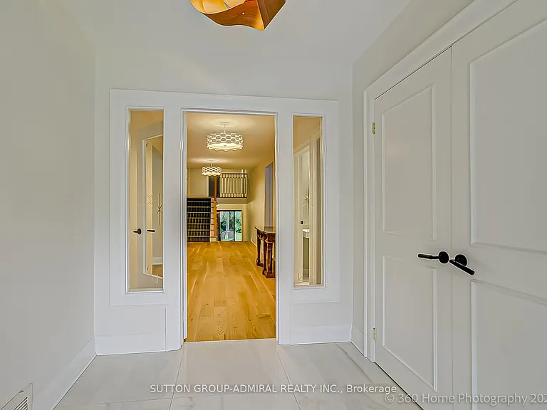 47 Waterloo Ave — Photo 3