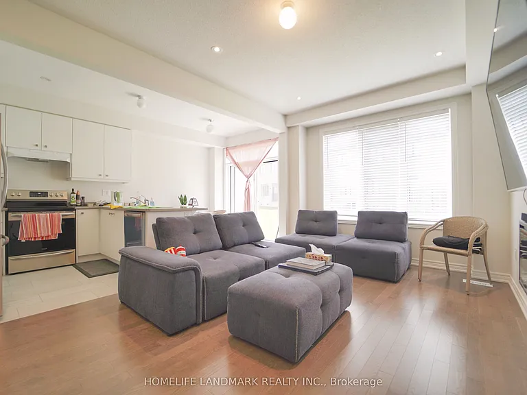 36 Thelma Dr — Photo 11