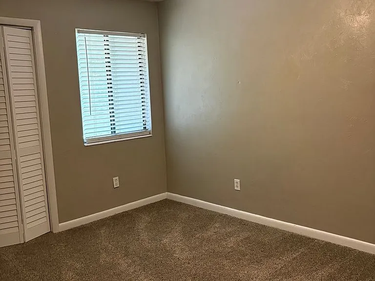 517 Teal Ln — Photo 6