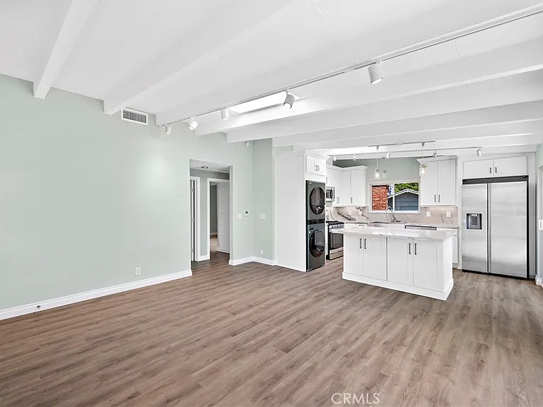 1435 Bluebird Canyon Dr — Photo 4