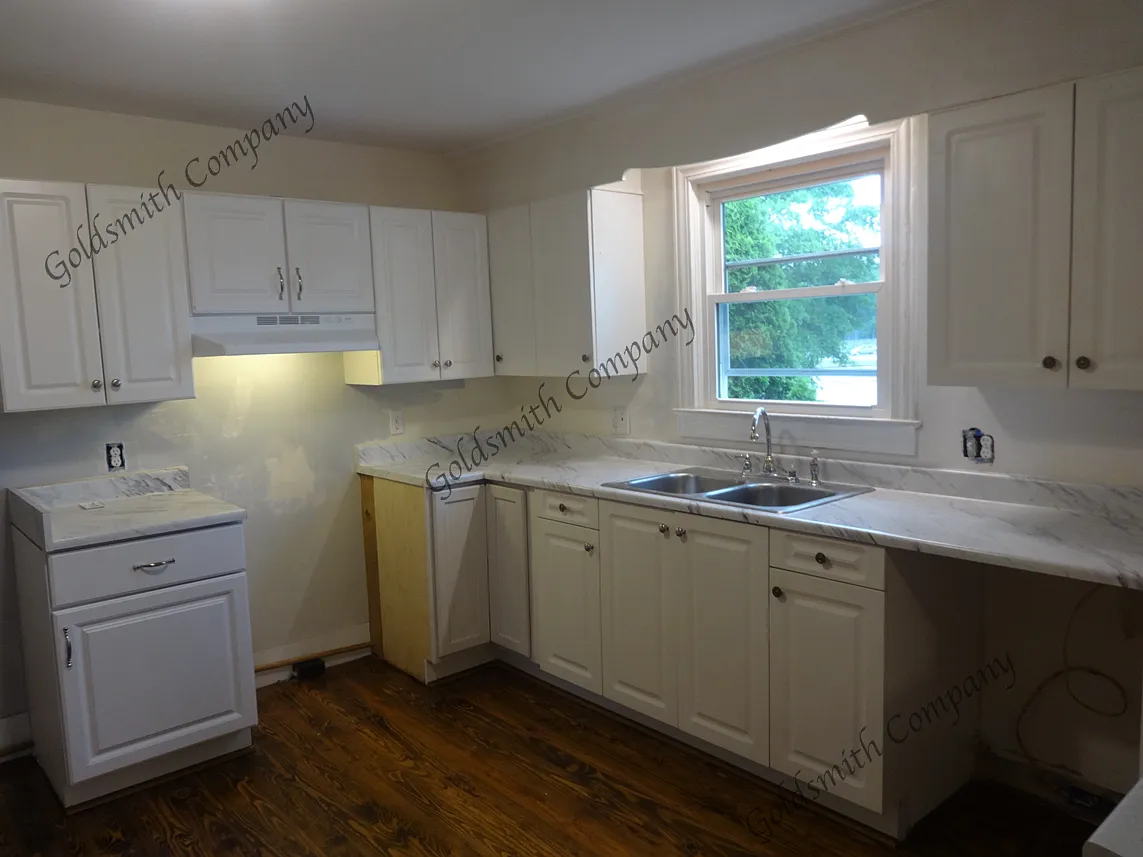 2 bed, 1.0 bath, 1000 sqft, $1,250 — Photo 2