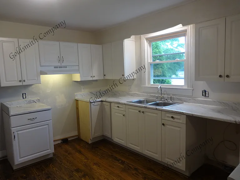 11 Berea Dr — Photo 2