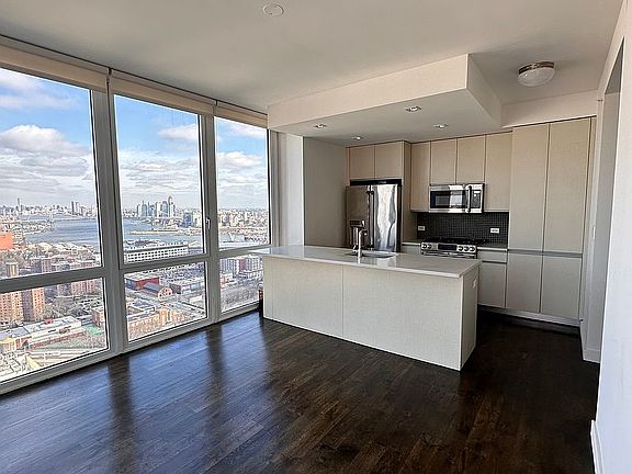 3rd image of 309 Gold St APT 36C