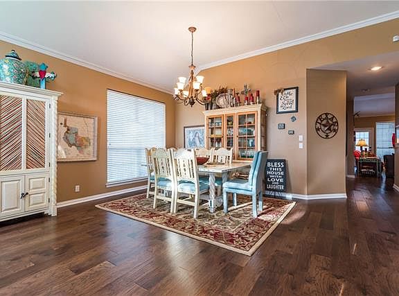 3rd image of 118 Ginger Dr