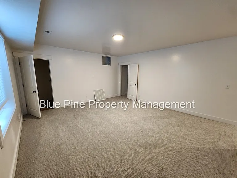 1664 S Higbee Ave — Photo 11