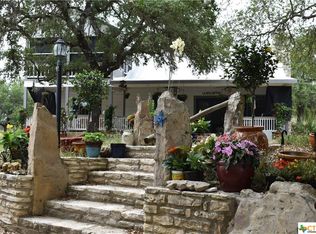 950 Country Pike, Canyon Lake, TX 78133