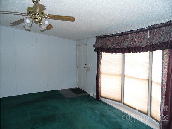 5th image of 147 Gloria Brook Dr