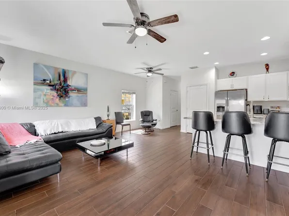 4029 NW 11th St, Lauderhill, FL 33313