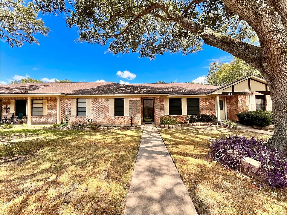 2100 Austin St #23